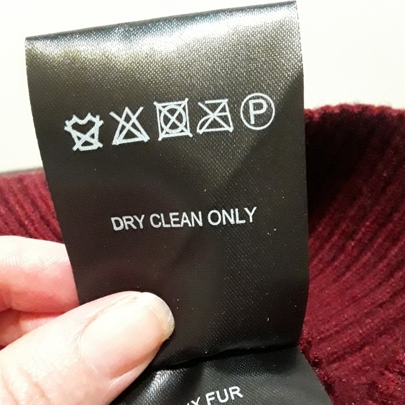 Love Token (Women's XS) Wine colored Pullover Knit Sweater with Faux Fur Cuffs - Picture 5 of 7